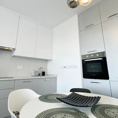 Modern One-bedroom In Popular Area Kharcha
