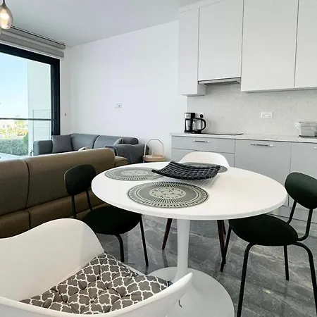Апартаменты Modern One-bedroom In Popular Area Kharcha