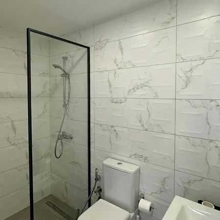 Modern One-bedroom In Popular Area
