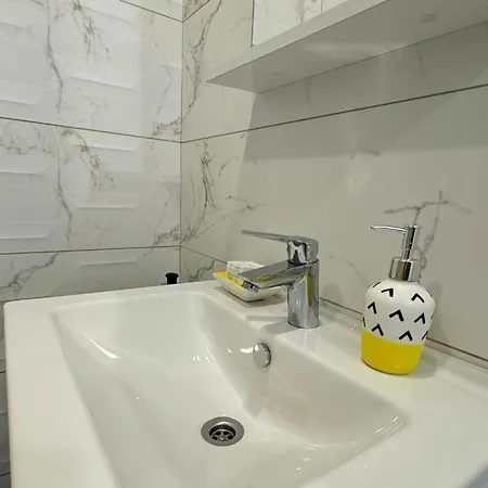 Appartement Modern One-bedroom In Popular Area Kharcha